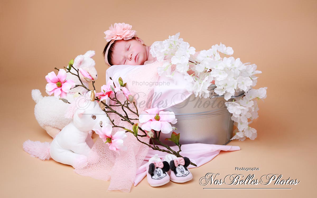 Séance portrait photo nouveau-né bébé aux Mureaux en Yvelines