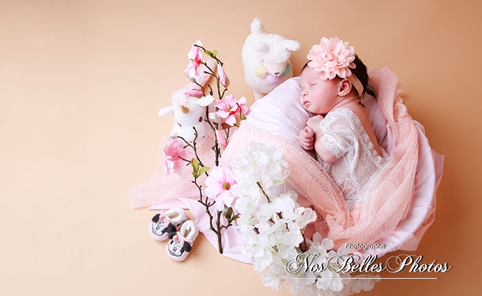 Photographe nouveau-né bébé Versailles, Sartrouville, Mantes-la-Jolie, Saint-Germain-en-Laye, Poissy, Montigny-le-Bretonneux, Conflans-Sainte-Honorine, Les Mureaux, Plaisir, Houilles, Trappes, Chatou, Le Chesnay, Élancourt, Guyancourt, Rambouillet, Maisons-Laffitte, La Celle-Saint-Cloud, Vélizy-Villacoublay, Maurepas, Mantes-la-Ville, Achères, Les Clayes-sous-Bois, Marly-le-Roi, Le Pecq, Le Vésinet, Limay, Viroflay, Saint-Cyr-l'École, Verneuil-sur-Seine, Montesson, Carrières-sous-Poissy, Fontenay-le-Fleury, Andrésy, Voisins-le-Bretonneux, Bois-d'Arcy, Carrières-sur-Seine, Aubergenville, Triel-sur-Seine, Croissy-sur-Seine, Villepreux, Chanteloup-les-Vignes, Vernouillet, Magny-les-Hameaux, Bougival, Meulan, Jouy-en-Josas, Noisy-le-Roi, Saint-Rémy-lès-Chevreuse, Épône, Maule, Le Perray-en-Yvelines, Saint-Arnoult-en-Yvelines, Magnanville, Chevreuse, Chambourcy, Orgeval, Villennes-sur-Seine, Rosny-sur-Seine, Le Port-Marly, Vaux-sur-Seine, Coignières, Ecquevilly, Mézières-sur-Seine, Rocquencourt, Mareil-Marly, Montfort-l'Amaury, Houdan, Flins-sur-Seine, Buchelay, Morainvilliers, Bouafle, Hardricourt, Mézy-sur-Seine, Cernay-la-Ville, Thoiry