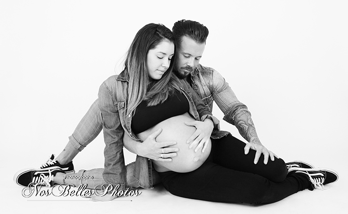 Photographe grossesse studio aux Mureaux, photographe studio pour photo studio femme enceinte, Meulan-en-Yvelines, Versailles, Sartrouville, Mantes-la-Jolie, Saint-Germain-en-Laye, Poissy, Montigny-le-Bretonneux, Conflans-Sainte-Honorine