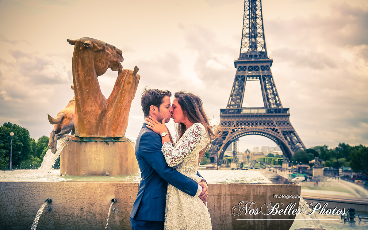 Photographe couple Paris, séance photo demande en mariage Paris Trocadéro Tour Eiffel
