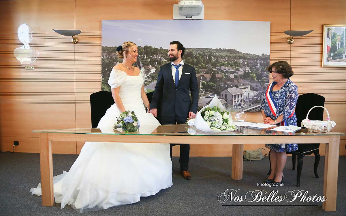 Photos de cérémonie civile mariage à Juziers en Yvelines, photographe de mariage 78