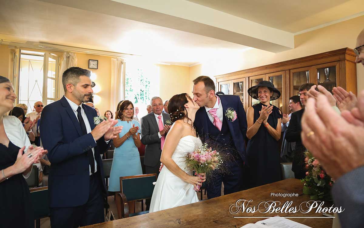 Photos de cérémonie civile mariage à Les Mesnuls en Yvelines, photographe de mariage 78