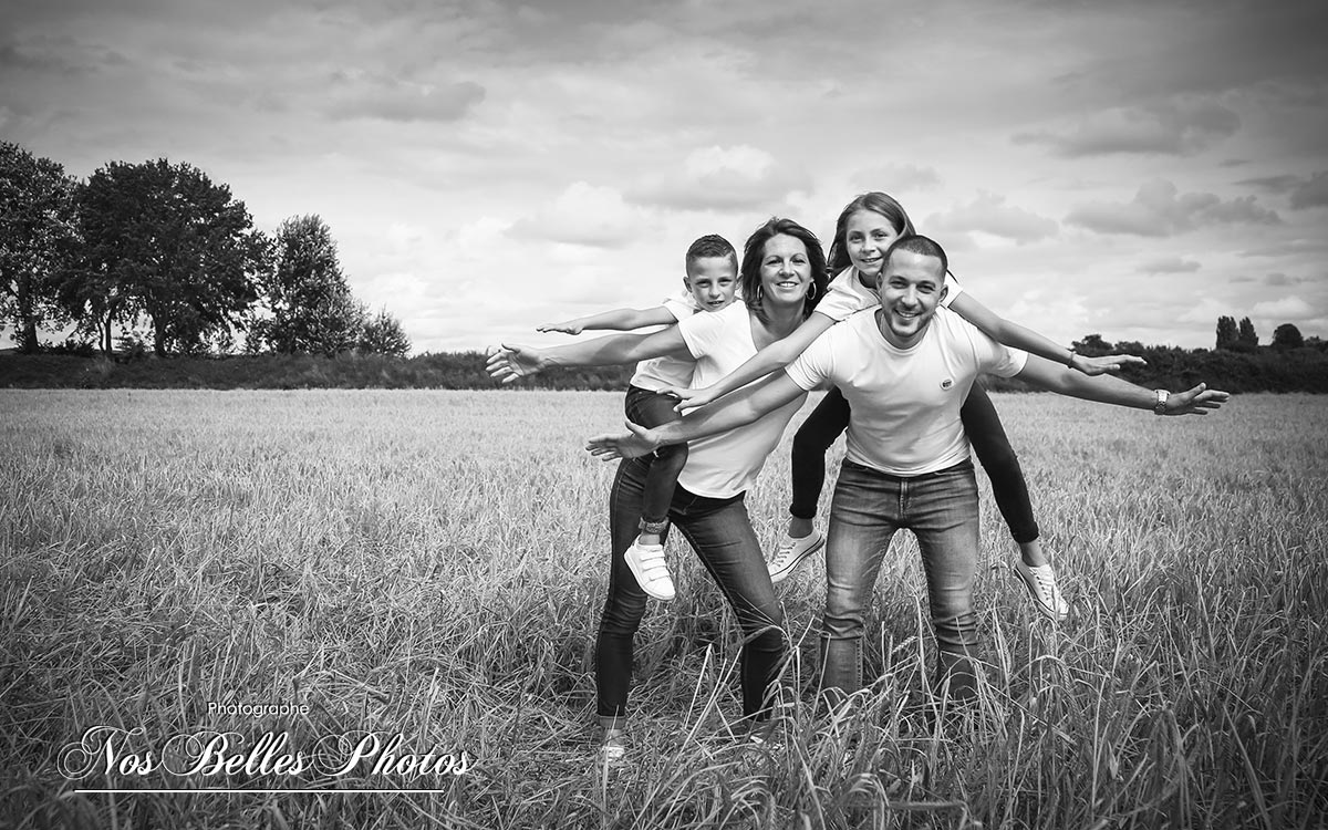 Photographe de famille en Hauts-de-Seine, shooting photo famille à Boulogne-Billancourt, Nanterre, Colombes, Asnières-sur-Seine, Rueil-Malmaison, Courbevoie, Neuilly-sur-Seine, Antony, Levallois-Perret, Issy-les-Moulineaux, Meudon