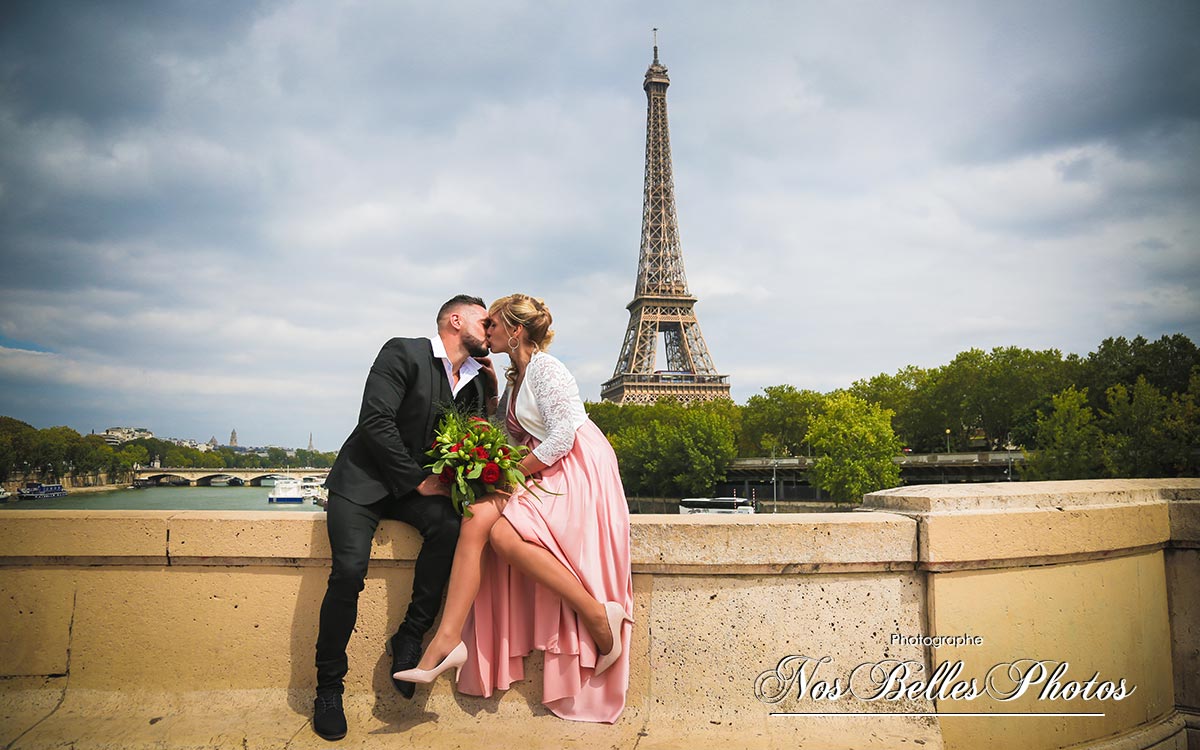 Photographer pre-wedding Paris, shooting couple Paris