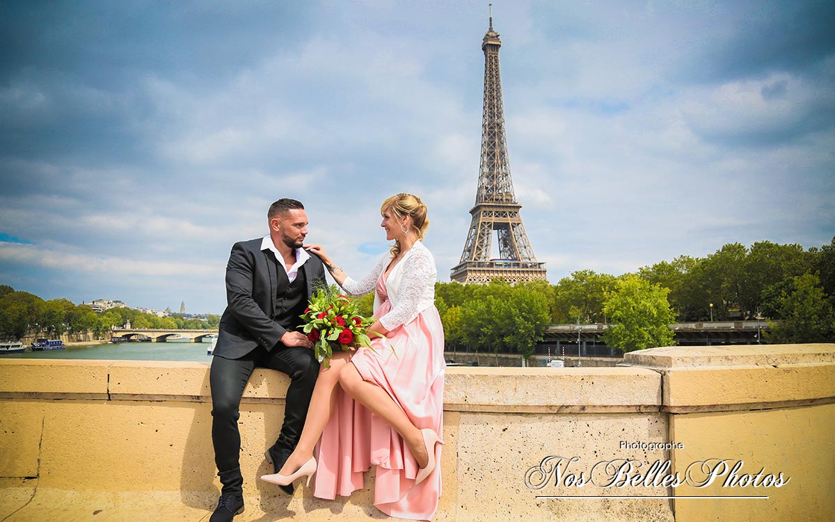 Paris pre-wedding photoshoot couple