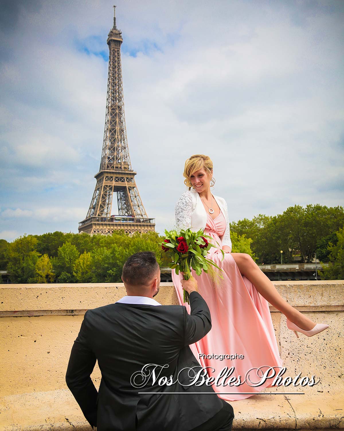 Pre wedding photo shoot in Paris Eiffel tower