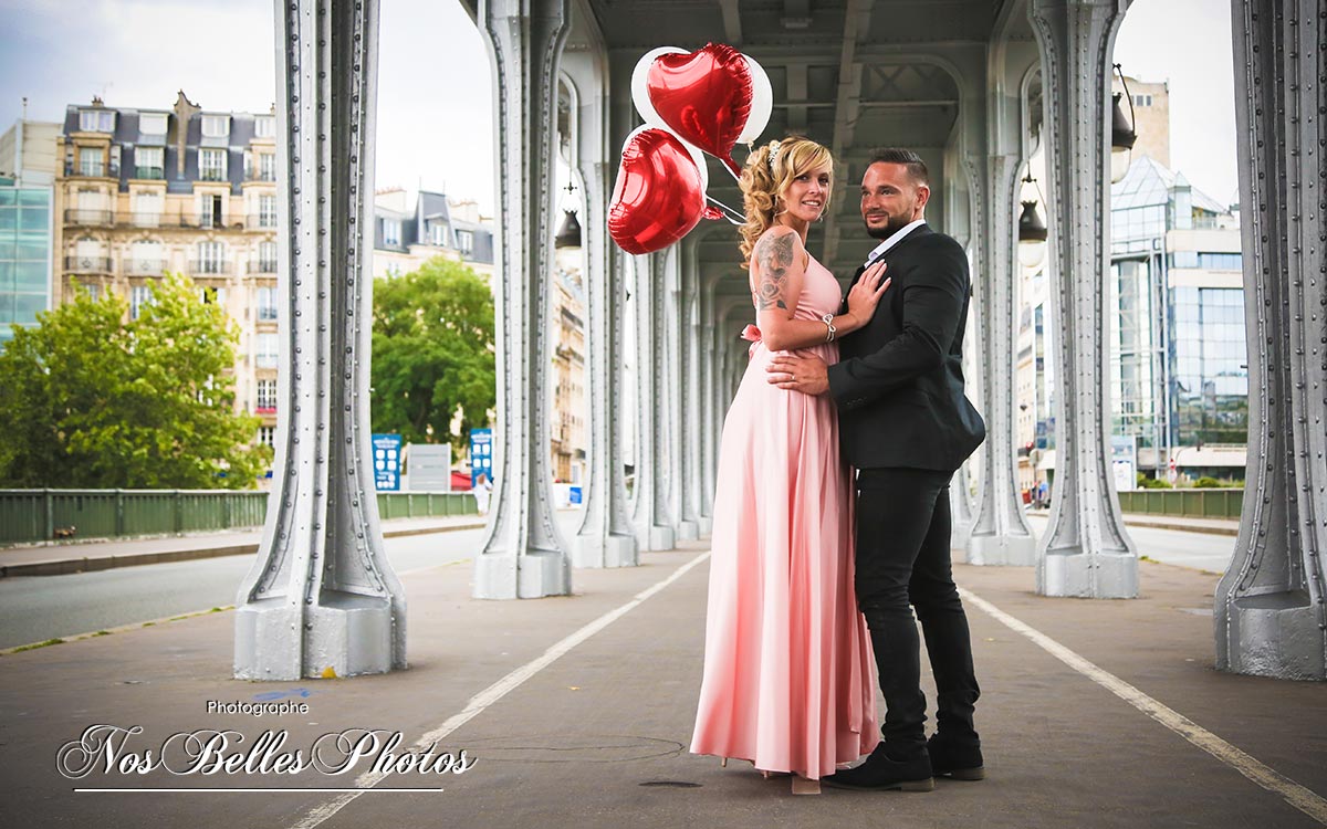 Photoshoot pre-wedding Pont Bir-Hakeim Paris