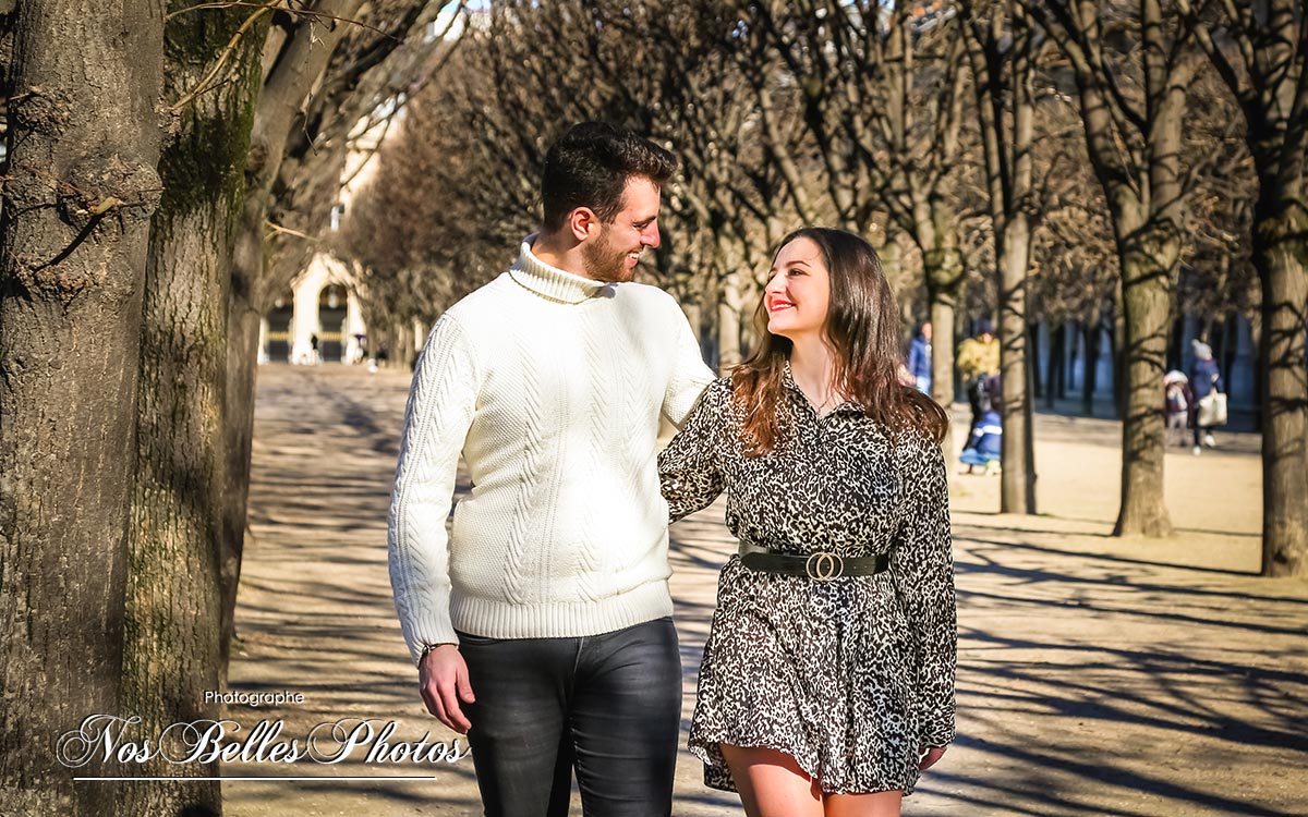 Shooting couple au Jardin des Tuileries à Paris