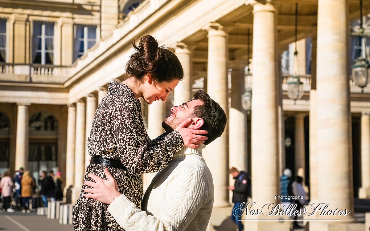 Shooting photo romantique à Paris, photographe couple Paris