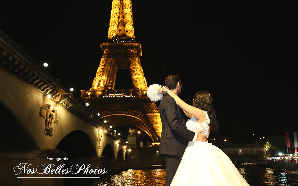 Eiffel Tower wedding photographer session