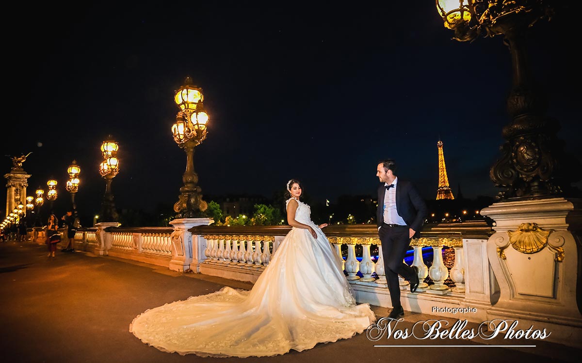 Photo mariage Paris de nuit, photographe couple mariage Paris