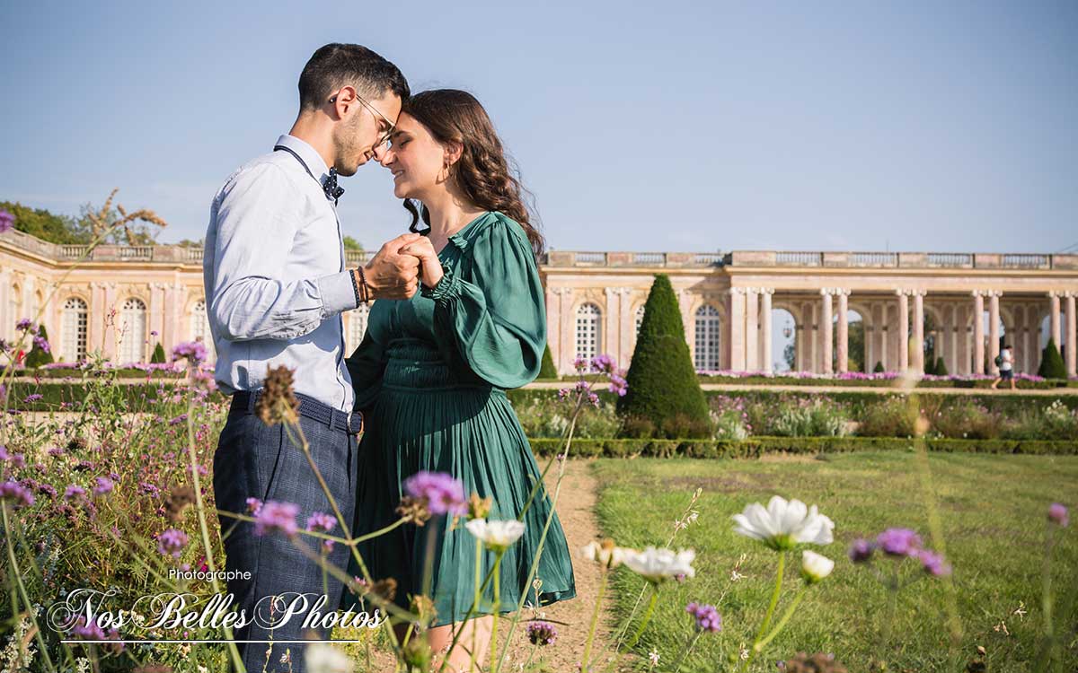 Photo couple à Versailles, séance shooting couple à Versailles