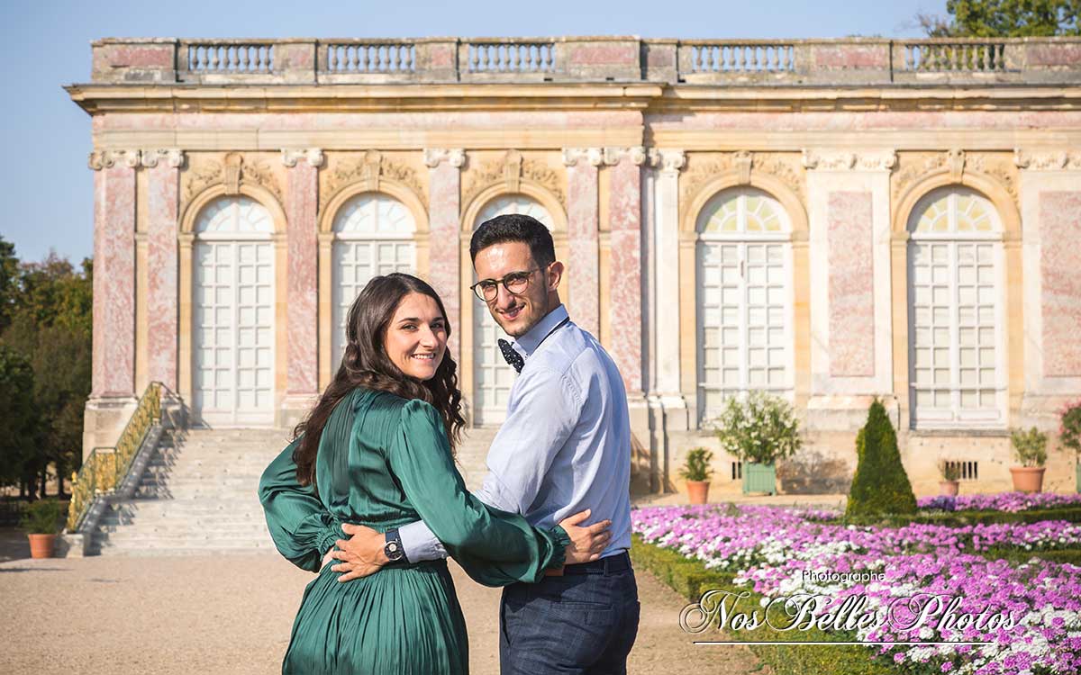 Photographe de couple à Versailles, photos Le Grand Trianon Versailles