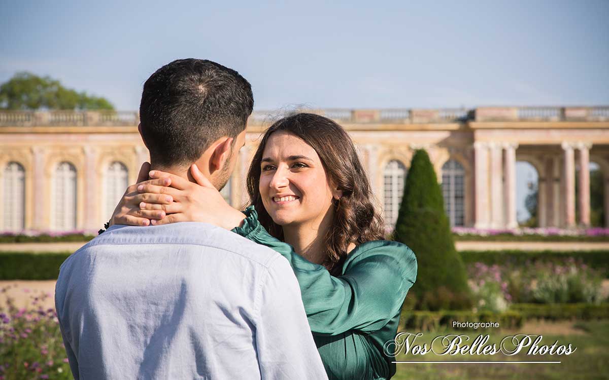 Photos de couple à Versailles, séance couple Versailles