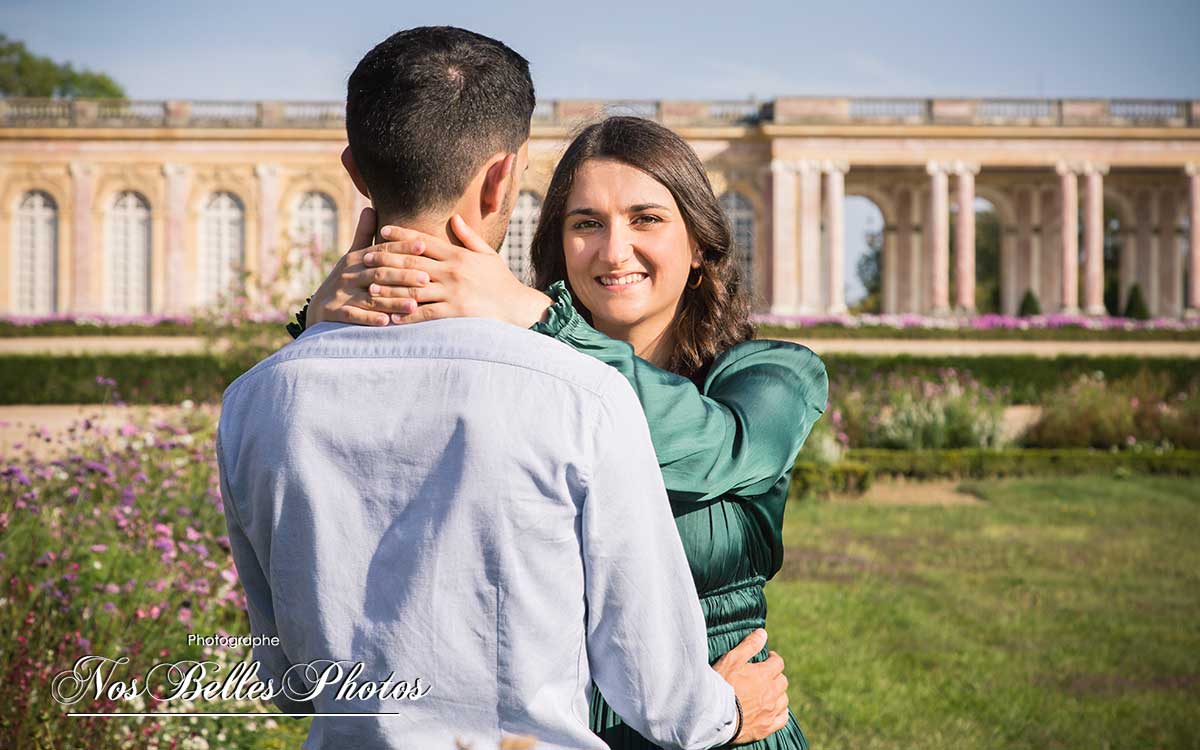 Photos couple fiançailles à Versailles en Yvelines