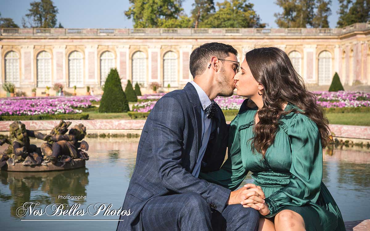 Séance photo couple au château de Versailles et Grand Trianon à Versailles