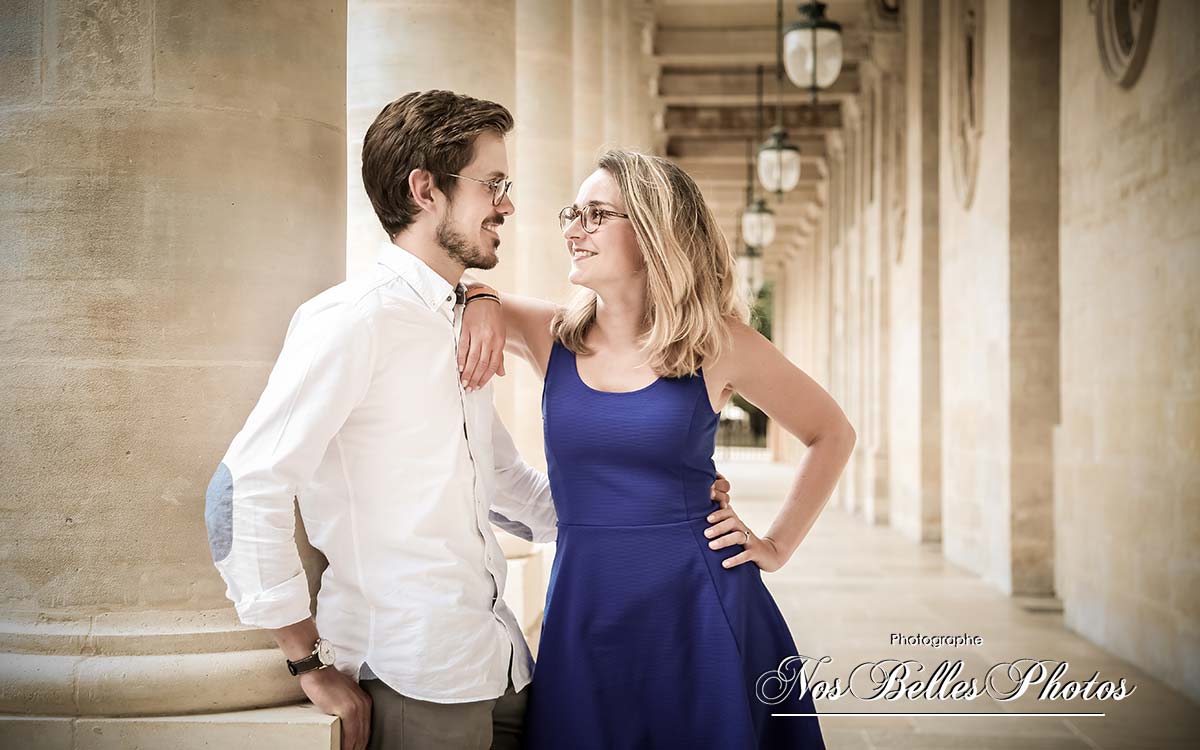 Shooting photo couple engagement Palais Royal Paris