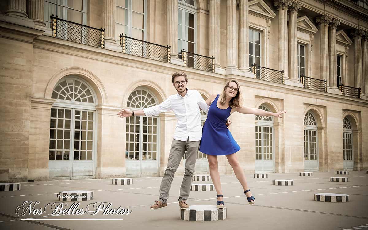 Shooting couple Palais Royal Paris, photo de couple au Palais Royal