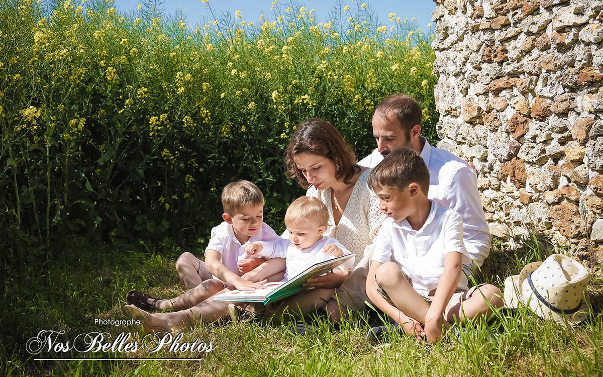 Photo de famille en extérieur Chambourcy, Poissy, Villennes-sur-Seine, Morainvilliers, Ecquevilly, Chapet, Bouafle, Les Alluets-le-Roi, Crespières, Feucherolles, photographe famille Yvelines