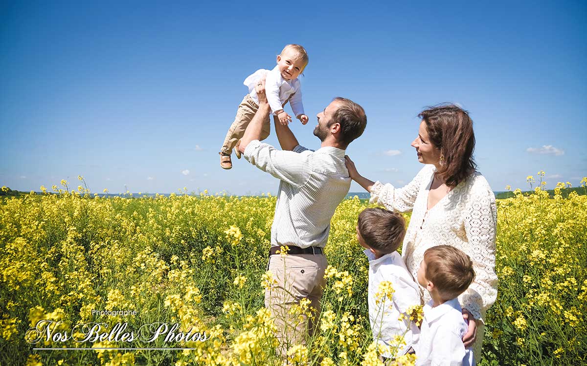Photo famille en extérieur, photos de famille Chambourcy, Poissy, Villennes-sur-Seine, Morainvilliers, Ecquevilly, Chapet, Bouafle, Les Alluets-le-Roi, Crespières, Feucherolles