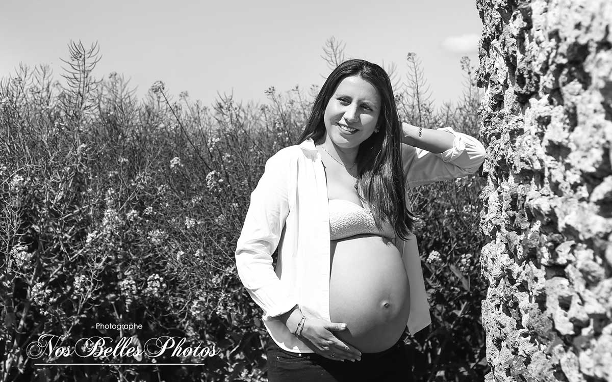 Photographe grossesse Bois-d'Arcy, shooting photo de grossesse en extérieur, à Bois-d'Arcy, Maurepas, Coignières, Les Clayes-sous-Bois, Villepreux, Neauphle-le-Château, Villiers-Saint-Frédéric, Saint-Rémy-l'Honoré, Élancourt, Crespières, Feucherolles, Beynes