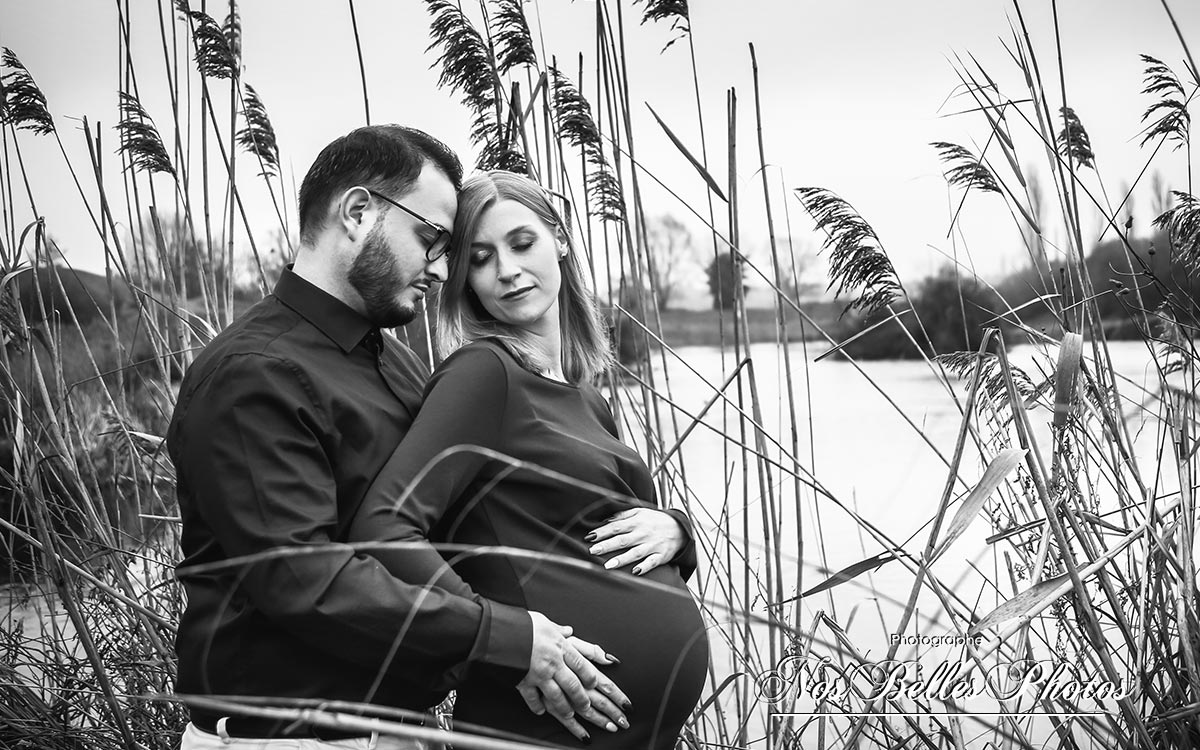 Photo grossesse Achères, shooting photo de grossesse, femme enceinte en extérieur à Achères