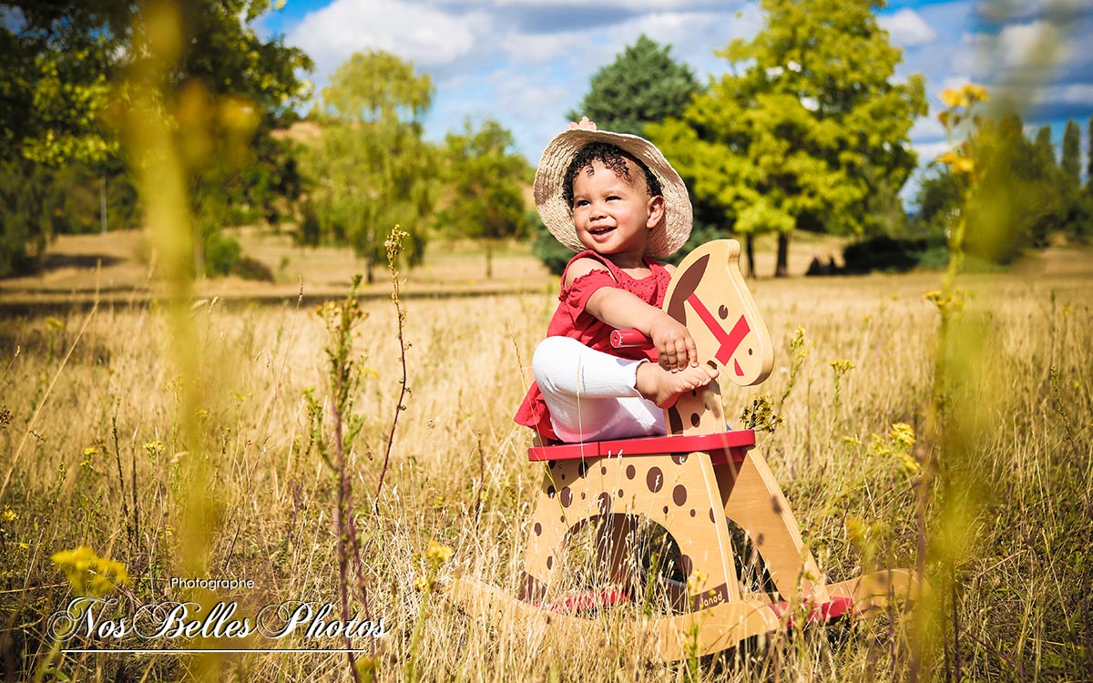 Photographe de famille à Orgeval, photos de famille en extérieur dans les Yvelines à Saint-Germain-en-Laye